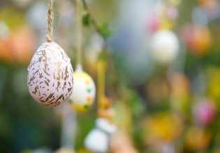 Πάσχα 2024: Πότε ξεκινά και πόσο θα διαρκέσει το εορταστικό ωράριο των καταστημάτων