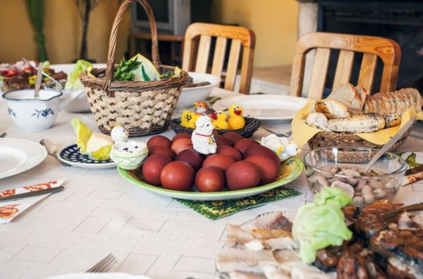 Πάσχα: Πώς θα κινηθεί η εορταστική αγορά – Πού θα κυμανθούν οι τιμές