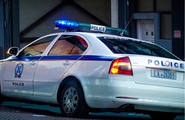 Γλυφάδα: Ελεύθεροι οι 25 ανήλικοι που είχαν προσαχθεί με την κατηγορία ότι ετοίμαζαν συμπλοκές