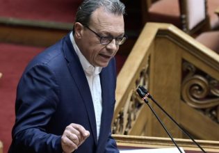 Φάμελλος: Το Ταμείο Ανάκαμψης γίνεται η μεγάλη χαμένη ευκαιρία – Πολιτική αλλαγή στις ευρωεκλογές