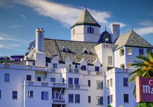 Chateau Marmont – Το ξενοδοχείο των οργίων και της γλυκιάς ζωής του Χόλιγουντ