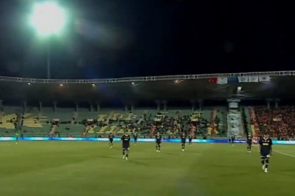 Σούπερ Καπ: Η Φενερμπαχτσέ δέχτηκε γκολ στα 50 δεύτερα και αποχώρησε από το γήπεδο (vids)