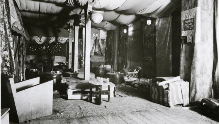 Μέσα στο πρώτο φιλικό προς τους ομοφυλόφιλους Members Club του Λονδίνου τη δεκαετία του 1930