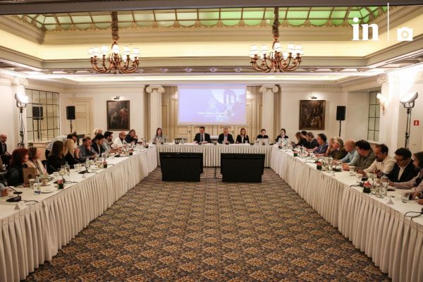 Οικονομικό Φόρουμ Δελφών: Η ελίτ της πολιτικής και οικονομικής ζωής δίνει ραντεβού στους Δελφούς