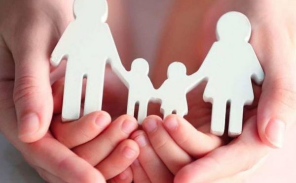 Μαύρες τρύπες στις υιοθεσίες