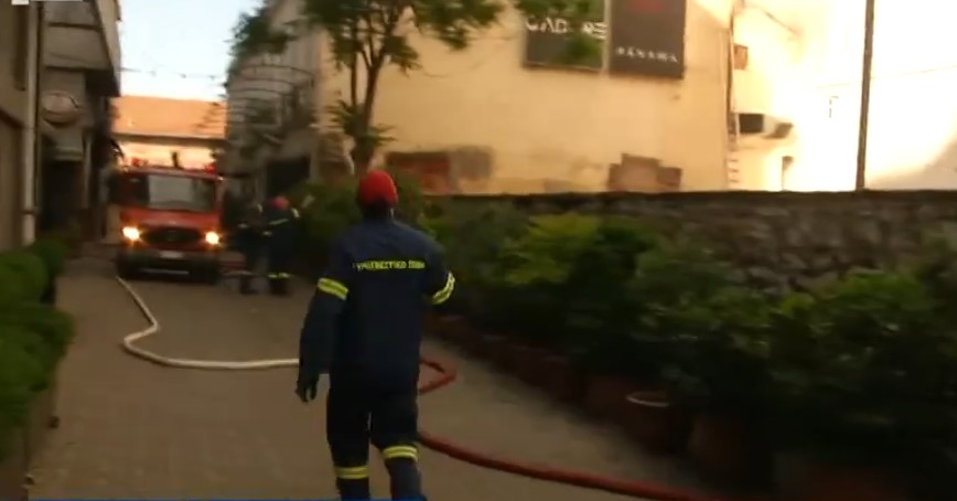Θεσσαλονίκη: Μεγάλη πυρκαγιά σε νυχτερινό κέντρο