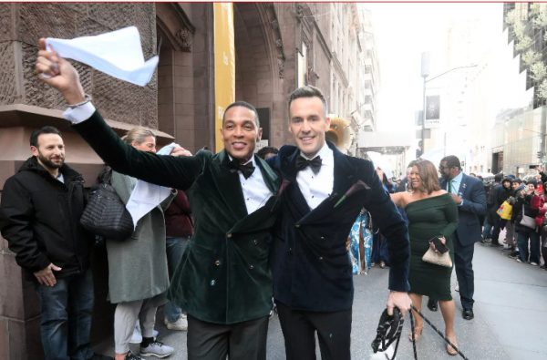 Ντον Λέμον: Ο πρώην παρουσιαστής του CNN παντρεύτηκε τον επί χρόνια σύντροφό του