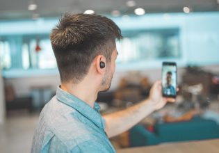 Γιατί η γενιά Ζ είναι… απροσδόκητα πλούσια – Πώς αλλάζει όσα ξέραμε