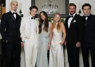 Η Βικτόρια Μπέκαμ φτάνει στο πάρτι των 50ων γενεθλίων της με λαμπερό φόρεμα και πατερίτσες