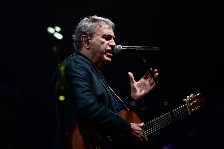 Κωνσταντινούπολη: Με συναυλία του Γιώργου Νταλάρα ολοκληρώθηκε το μαθητικό συνέδριο για τον Γιάννη Ρίτσο