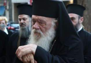 Ιερώνυμος μετά τις επιθέσεις σε πολιτικούς: «Τέτοιες εκδηλώσεις δεν είναι σωστές – Η Εκκλησία είναι αγάπη»