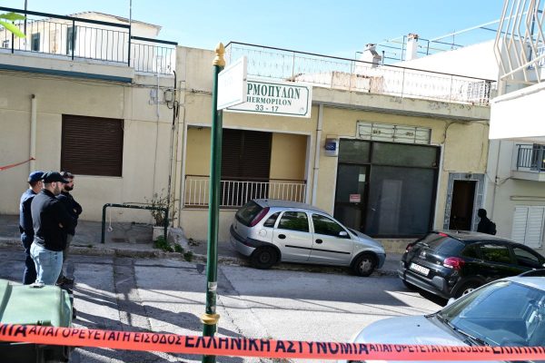 Ηλιούπολη: «Αποκλείεται να το έκανε…» – Τι λέει η θεία του 36χρονου που βρέθηκε νεκρός μαζί με τη μητέρα του