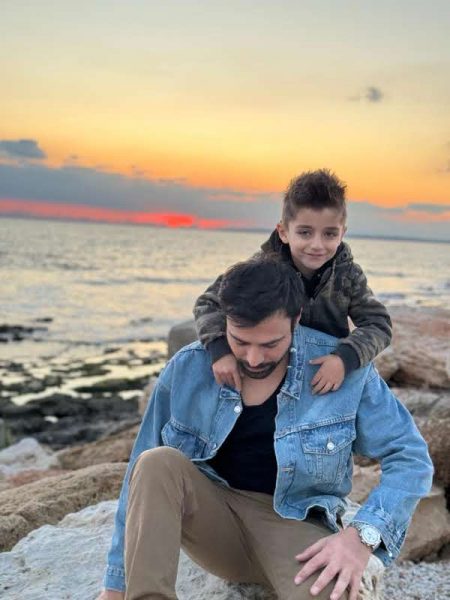 Ο Αντρέας Γεωργίου με τον μικρό Άγγελο