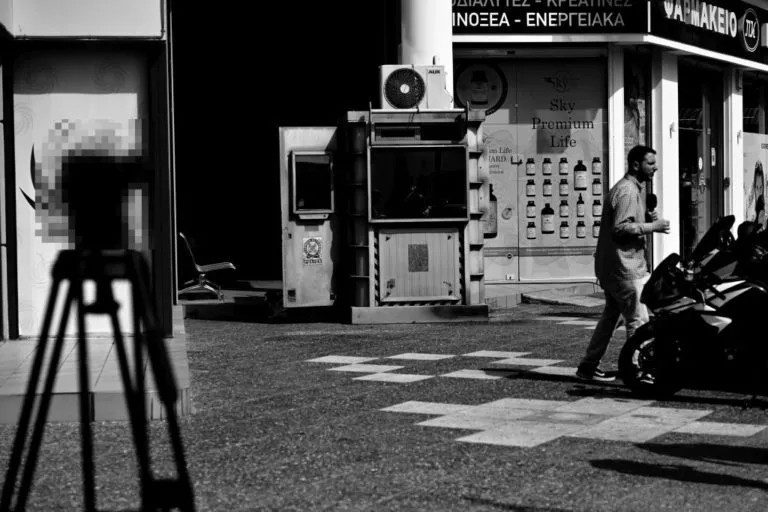 Άγιοι Ανάργυροι: Μετά το εξοργιστικό «τα περιπολικά δεν είναι ταξί» ο ίδιος αστυνομικός έλεγε «έλα να ακούσεις live»