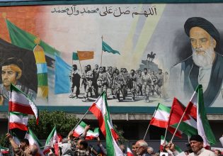 Καθηγητής του Χάρβαρντ: «Απεχθάνομαι το ιρανικό καθεστώς, αλλά έχει δίκιο – Ένοχες οι ΗΠΑ»