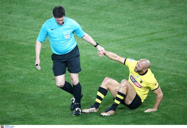 Ο Γιουνγκ τα έκανε «θάλασσα» με τις κάρτες