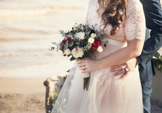 Τέλος οι γάμοι με φόντο την Χαβάη – Η «κόντρα» μεταξύ διοργανωτών και κατοίκων της περιοχής 