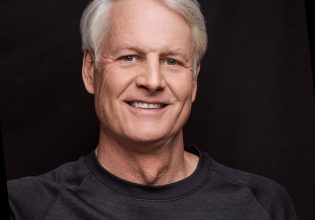 Το αφεντικό της Nike εντόπισε την «αχίλλειο πτέρνα» της εταιρείας: Το Zoom