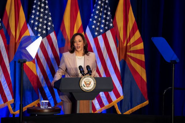 Αμβλωση: Ο Τραμπ «θέλει η Αμερική να επιστρέψει στα χρόνια του 1800», λέει η Κάμαλα Χάρις