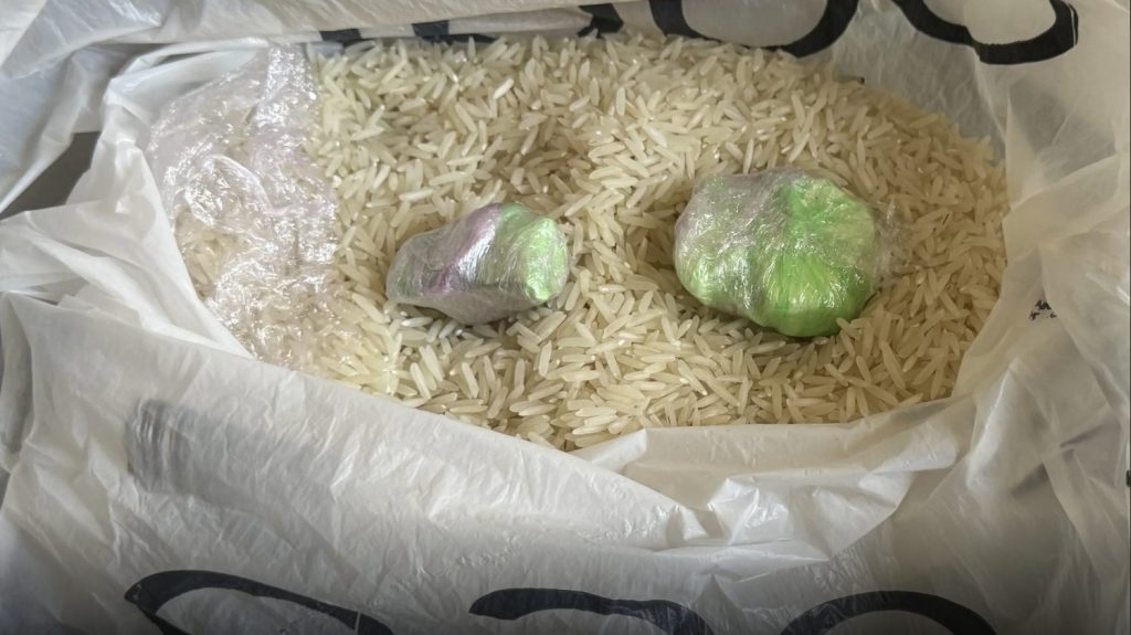 Πάτρα: «Θα σου φέρω καθαρό από Αθήνα» – Οι διάλογοι που καίνε τη σπείρα που διακινούσε ναρκωτικά σε σχολεία