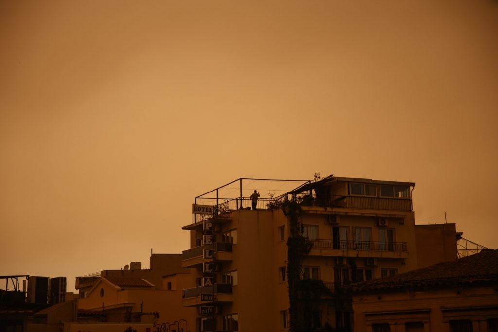 «Προσπαθούν κάθε μέρα να σε σκοτώσουν με χημικά» – Αρνητές της… αφρικανικής σκόνης  Πετράκος και Παπαθωμά