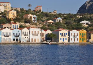 Τουρισμός: Τούρκοι τουρίστες… κατέλαβαν τα ελληνικά νησιά – «Εκρηξη» αφίξεων λόγω της βίζας-εξπρές