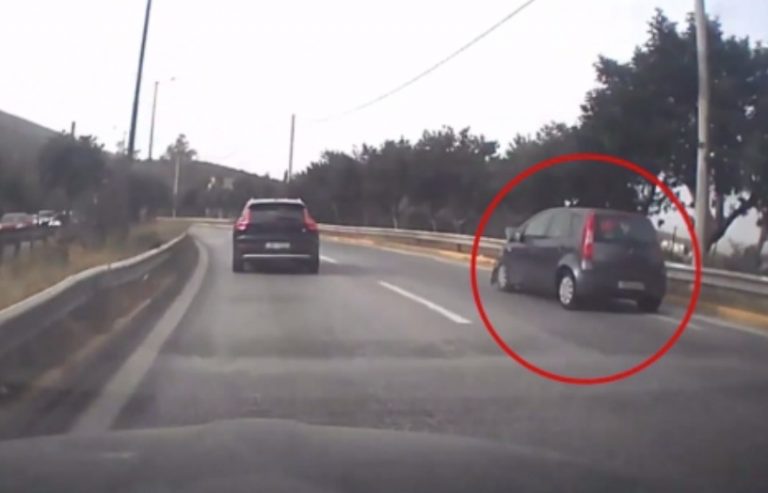 Κατεχάκη: Ανεξέλεγκτη πορεία ΙΧ – Τράκαρε παντού, το αυτοκίνητο διαλυόταν και… συνέχιζε να οδηγεί