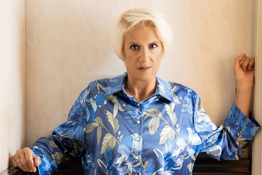 Καίτη Κωνσταντίνου: «Μου είπε μπορείτε να σκοτώσετε τον άντρα σας, γιατί δεν μπορώ τον δικό μου;»