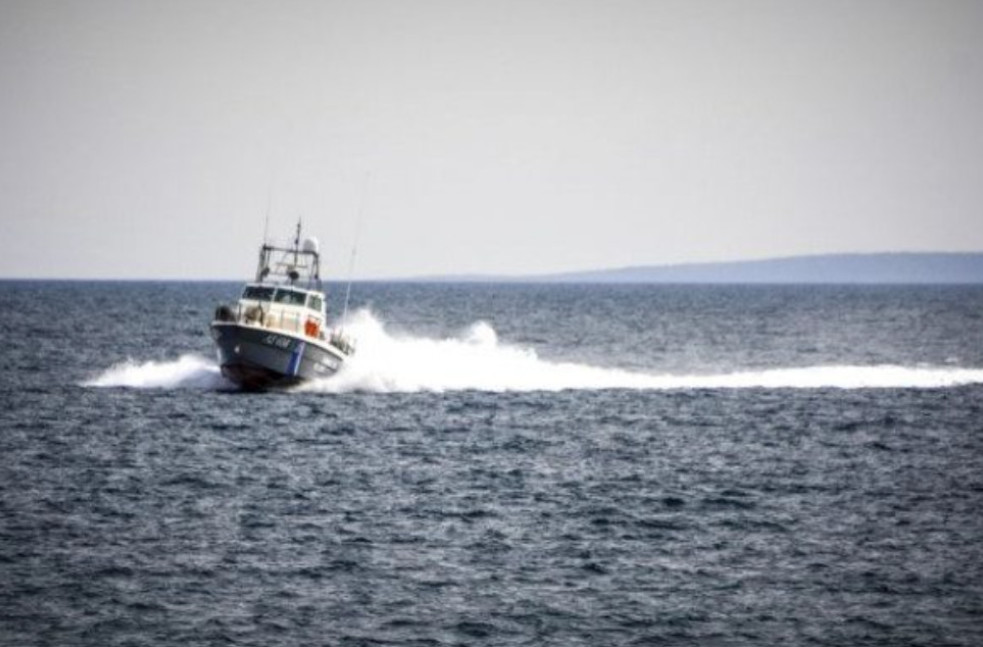 Βύθιση αλιευτικού έπειτα από σύγκρουση με άλλο επαγγελματικό σκάφος έξω από την Ψυττάλεια