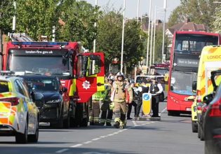 Βρετανία: Νεκρός 13χρονος από την επίθεση με σπαθί κοντά στο μετρό του Λονδίνου