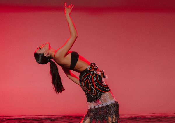 Στην κορυφή των trends του YouTube το τραγούδι «Είπες» της Ήβης Αδάμου