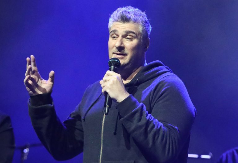 Νίκος Μωραΐτης: Είναι «πυροβολημένοι» οι ξάδελφοι των προέδρων του ΣΥΡΙΖΑ;