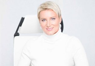 Νατάσα Παζαΐτη: Η φωτογραφία από τα γενέθλιά της με τον σύζυγο, τα παιδία και το… νέο οικογενειακό μέλος