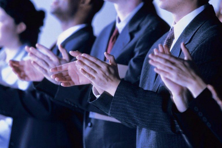 Πασαρέλα ευρωβουλευτών, περιοδεία αρχηγών, πόσα εισιτήρια θα κόψουν είναι στα χέρια των πολιτών