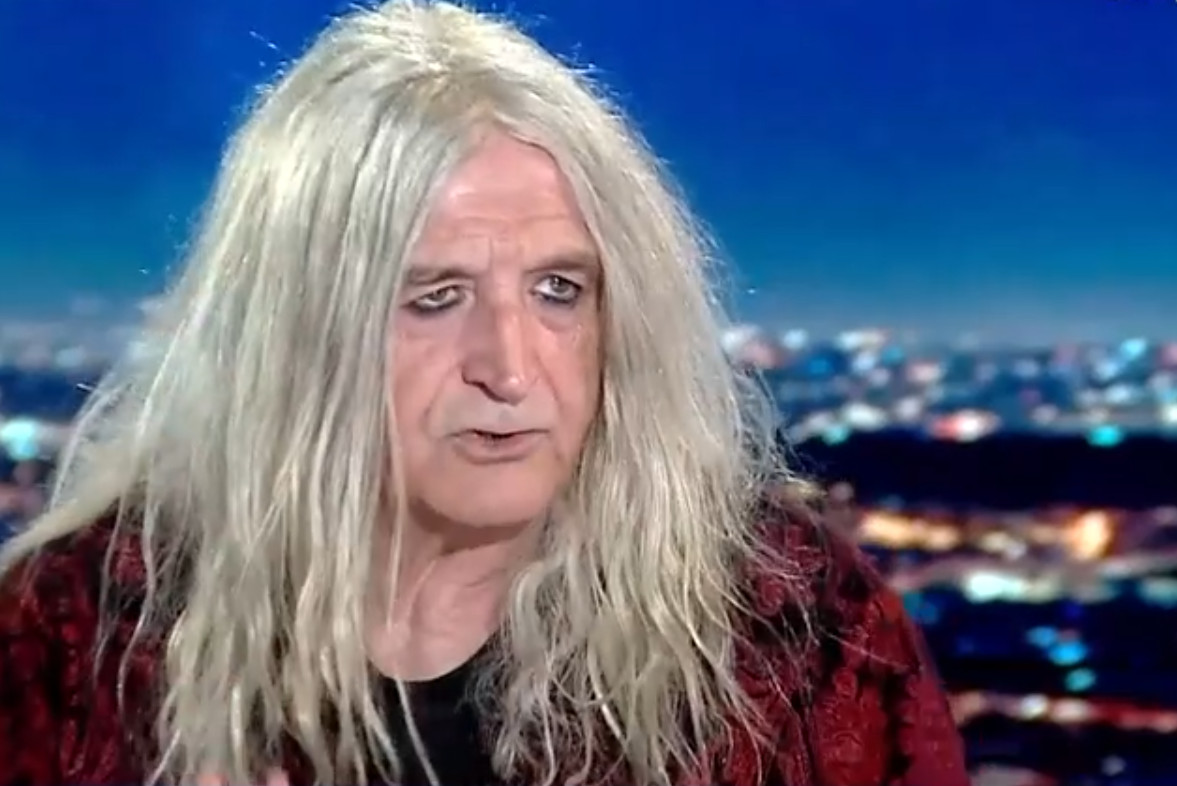 Εντάσεις και «αψιμαχίες» στην συνέντευξη του Νίκου Καρβέλα στο MEGA