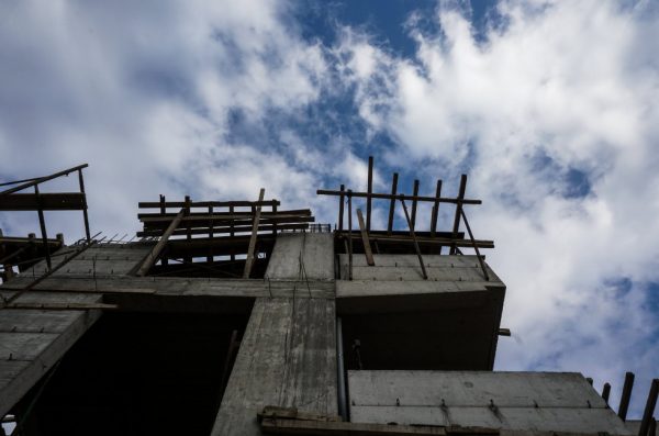 Ακίνητα: Δεύτερη ευκαιρία σε παλιές οικοδομικές άδειες