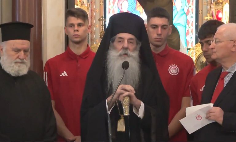 Γεύματα αγάπης από την Ιερά Μητρόπολη Πειραιώς και τον Ολυμπιακό για το Πάσχα