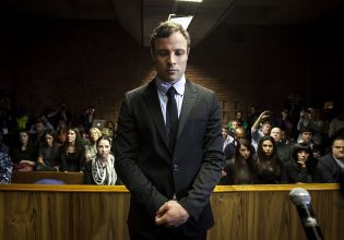 Εξοργισμένοι οι φίλοι της Reeva Steenkamp – Θέλουν να «σβήσουν» το χαμόγελο του Όσκαρ Πιστόριους