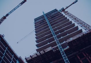 Ύψη κτιρίων: Τι αλλάζει στις οικοδομές με τροπολογία