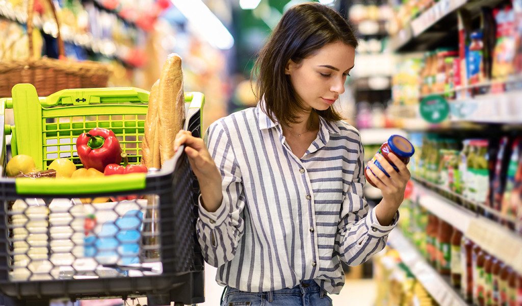 Διατροφολόγος: Αυτά είναι τα τρόφιμα που δεν αγοράζει ποτέ από το σούπερ μάρκετ