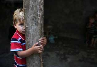 ΚΕΠΕ: Ανησυχητικά τα στοιχεία για την παιδική φτώχεια – Να είμαστε σε διαρκή εγρήγορση