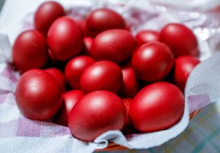 Πάσχα με μειωμένες δαπάνες – Αλλάζουν συνήθειες οι Έλληνες εξαιτίας της ακρίβειας