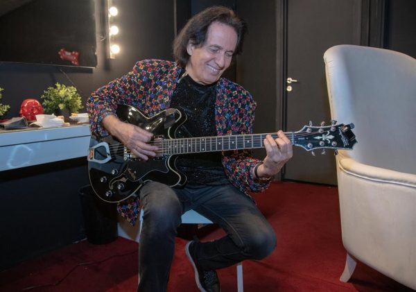 Ο Πασχάλης θυμάται πώς δημιούργησε το τραγούδι «Ο τρόπος»