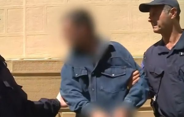 Πάτρα: «Τρώω ξύλο πολύ καιρό» – Τι ισχυρίζεται ο σύντροφος της 47χρονης που πήδηξε από παράθυρο