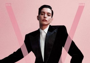 Η Αν Χάθαγουεϊ μιμείται τέλεια τον χαρακτήρα της Τζούλι Άντριους του 1982 σε μια θρυλική φωτογράφιση