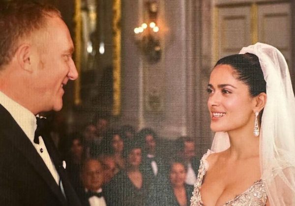 Oι άγνωστες φωτογραφίες της Σάλμα Χάγιεκ από το γάμο της με τον Φρανσουά-Ανρί Πινό