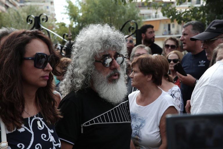 Γιάννης Γιοκαρίνης: Ανακαλεί την καταγγελία για ενδοοικογενειακή βία η σύζυγός του