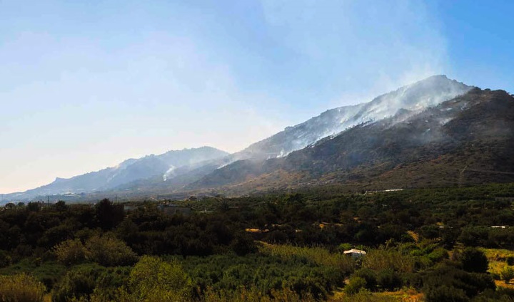 Λασίθι: Χωρίς ενεργό μέτωπο η πυρκαγιά - Πόσα στρέμματα κάηκαν μέχρι το μεσημέρι του Σαββάτου