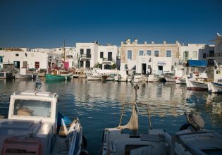 Πρωταγωνίστρια νέας σειράς η Πάρος – Πάνω από 250 άτομα στο νησί για τα γυρίσματα