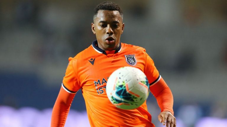 Ρομπίνιο: Έπαιξε σε αγώνα στη φυλακή με δανεικά παπούτσια συγκρατούμενων